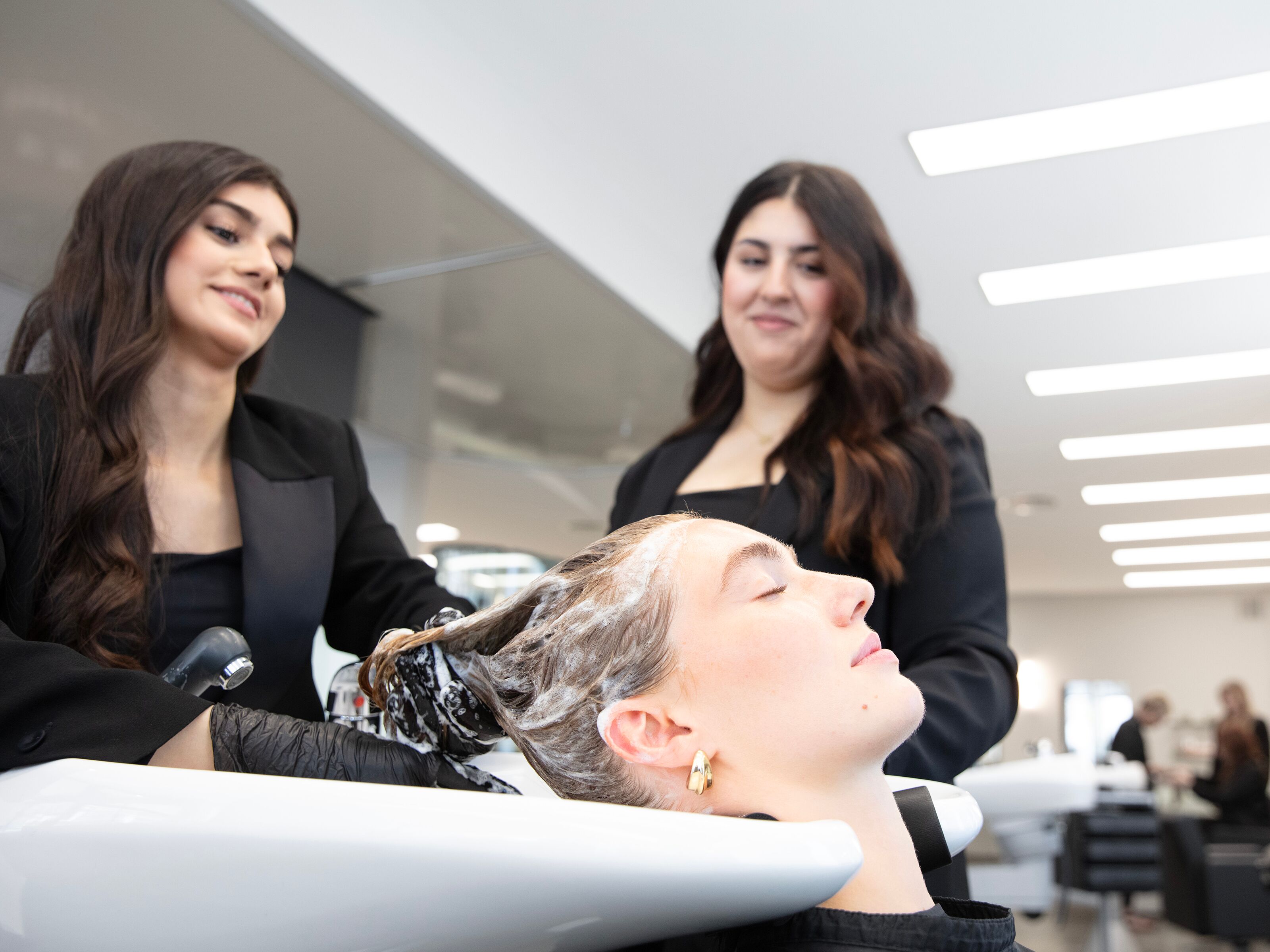 Karrierechancen und Weiterbildung JAN WAGNER Haare Lifestyle      